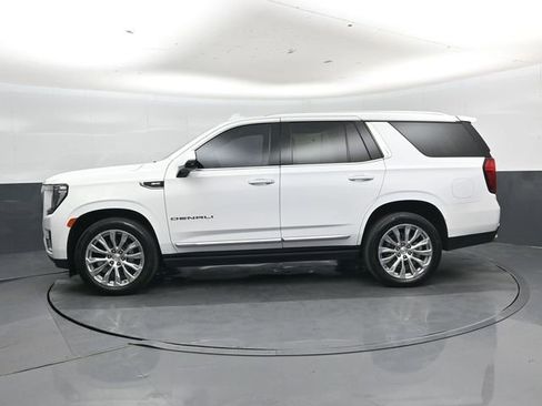 Used 2023 GMC Yukon Denali AWD/4WD image 7