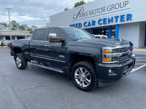 Used 2017 Chevrolet Silverado 2500 High Country w/ Duramax Plus Package image 2
