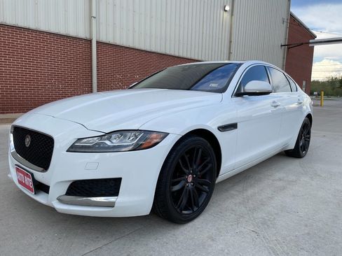 Used 2016 Jaguar XF Prestige image 1