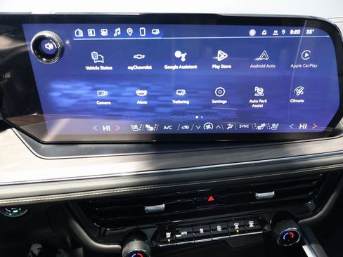 New 2025 Chevrolet Suburban Premier image 23