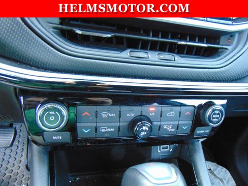 Certified 2025 Jeep Compass Latitude w/ Convenience Group AWD/4WD image 24