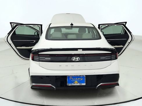 Used 2025 Hyundai Sonata SEL FWD image 13