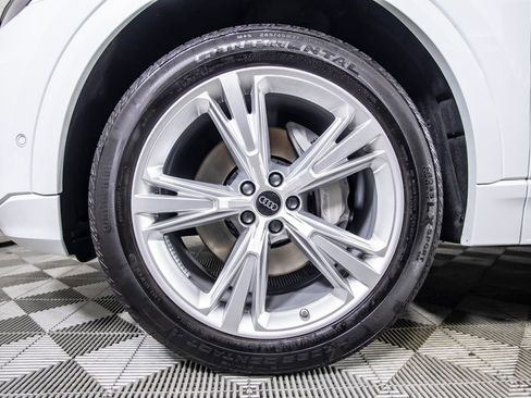 Used 2023 Audi Q8 Premium image 47