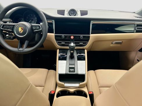 Used 2026 Porsche Macan AWD/4WD image 15