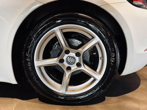 Used 2018 Porsche 718 Boxster RWD image 26