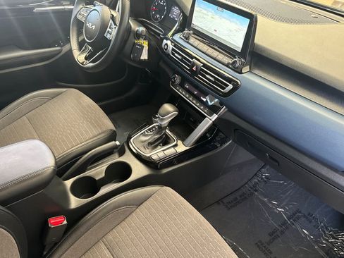 Used 2022 Kia Seltos S FWD image 16