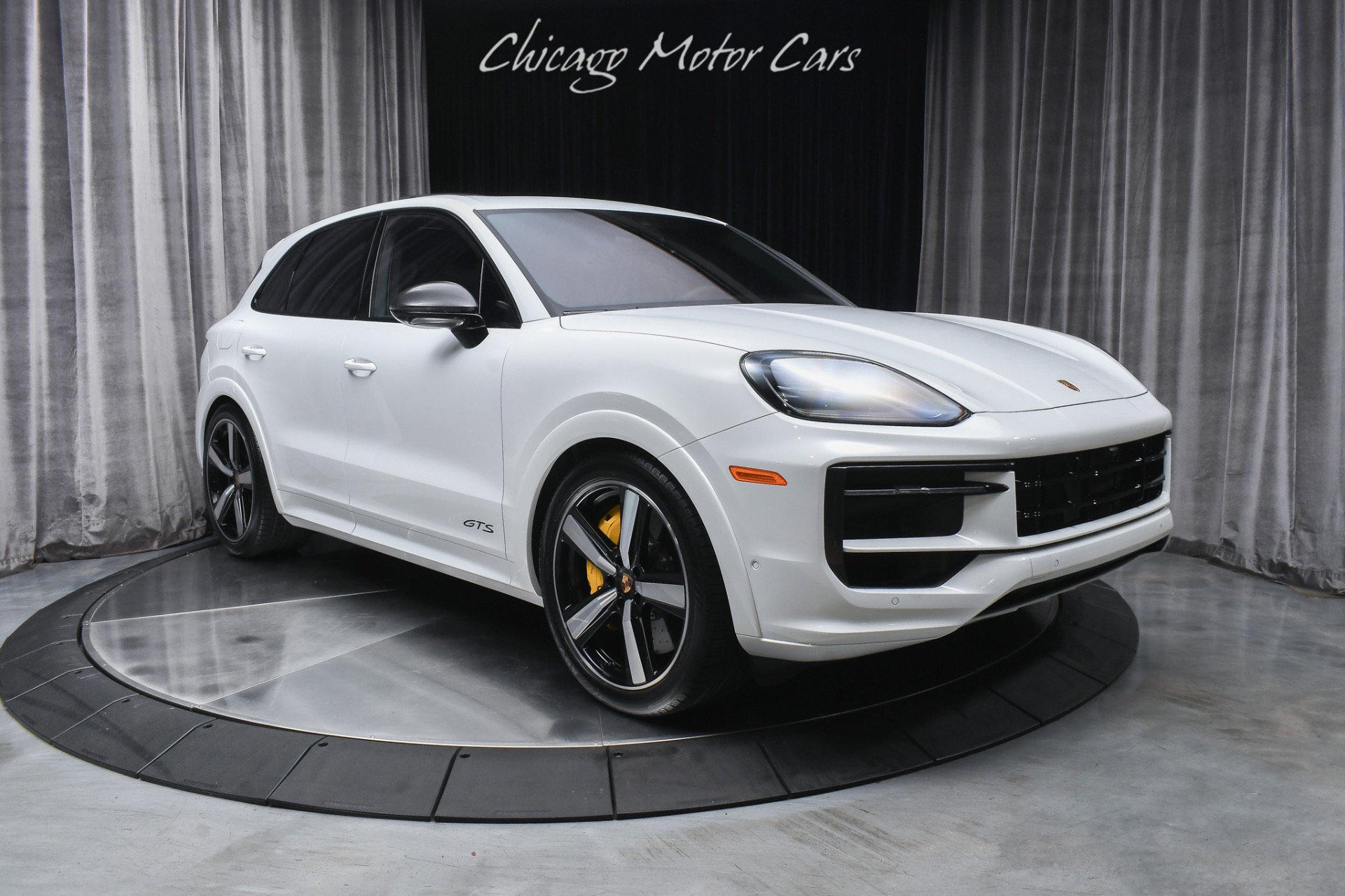 Used 2025 Porsche Cayenne GTS AWD/4WD image 8