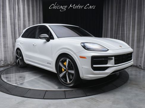 Used 2025 Porsche Cayenne GTS AWD/4WD image 8