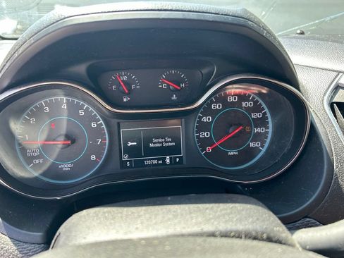 Used 2017 Chevrolet Cruze LS FWD image 7