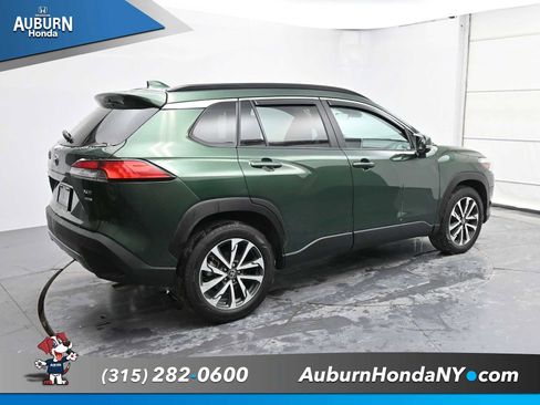 Used 2023 Toyota Corolla Cross XLE image 12