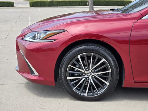 Used 2025 Lexus ES 350 w/ Premium Package FWD image 12