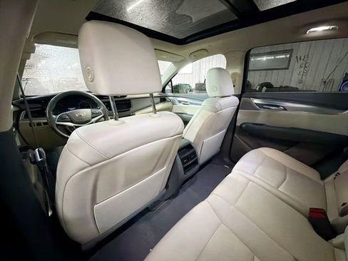 Used 2022 Cadillac XT5 Premium Luxury image 9
