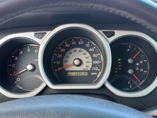 Used 2004 Toyota 4Runner SR5 AWD/4WD image 18