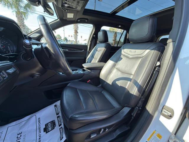 Used 2022 Cadillac XT6 Premium Luxury w/ Technology Package FWD image 9