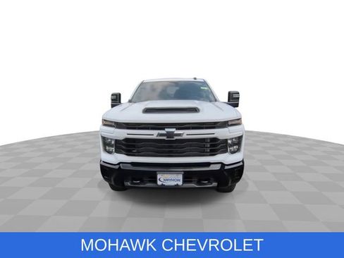 Used 2025 Chevrolet Silverado 2500 Custom w/ Custom Convenience Package AWD/4WD image 3