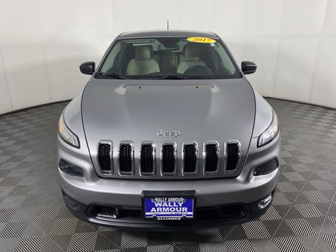 Used 2017 Jeep Cherokee Sport AWD/4WD image 10