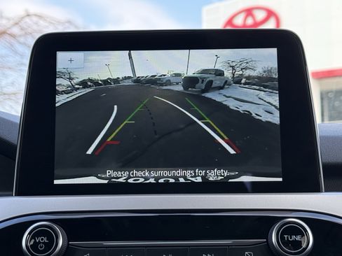 Used 2022 Ford Escape SE w/ SE Sport Appearance Package image 31