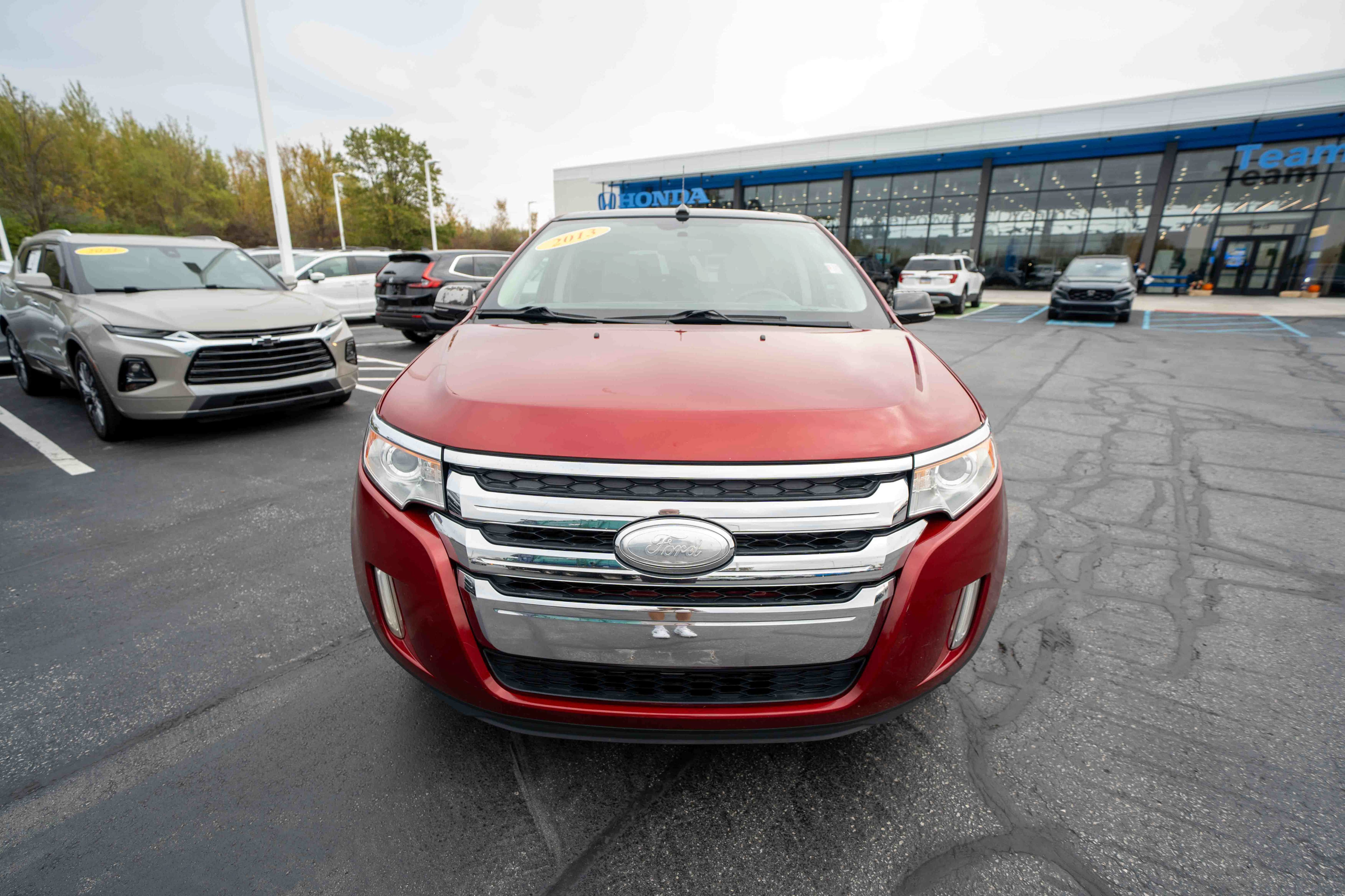 Used 2013 Ford Edge Limited FWD image 2