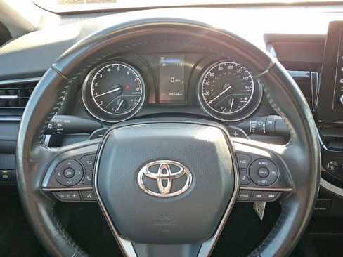 Used 2022 Toyota Camry SE image 18