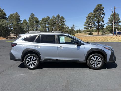 Used 2023 Subaru Outback Premium AWD/4WD image 7