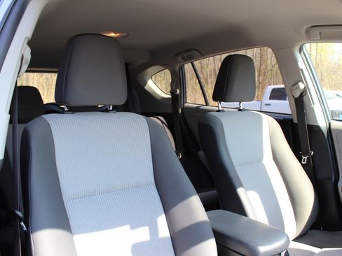 Used 2013 Toyota RAV4 LE AWD/4WD image 33