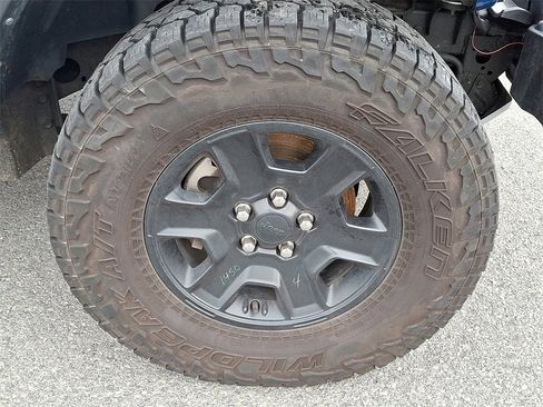 Used 2023 Jeep Gladiator Mojave w/ Cold Weather Group image 11