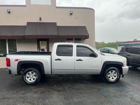 Used 2010 Chevrolet Silverado 1500 LT w/ Power Pack Plus AWD/4WD image 4