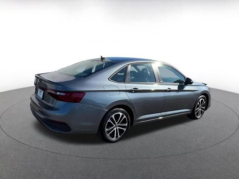 Used 2025 Volkswagen Jetta Sport image 13