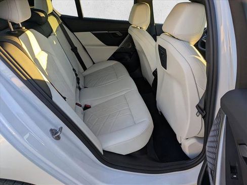 Certified 2025 BMW 530i image 20