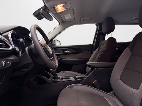 Used 2023 Chevrolet TrailBlazer LT w/ Convenience Package FWD image 9