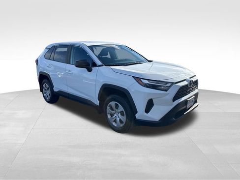 Used 2023 Toyota RAV4 LE image 7
