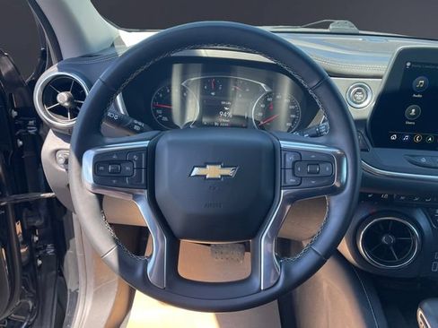 Used 2024 Chevrolet Blazer LT w/ Sound & Technology Package FWD image 12