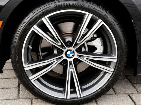 Used 2024 BMW 330i Sedan w/ Premium Package RWD image 13
