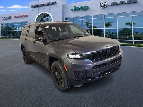 New 2025 Jeep Grand Cherokee L Laredo RWD image 2