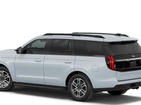 New 2026 Ford Expedition Active image 25