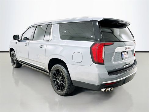 Used 2022 GMC Yukon XL Denali image 5