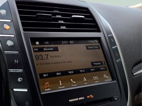 Used 2019 Lincoln MKC Reserve w/ MKC Climate Package AWD/4WD image 9