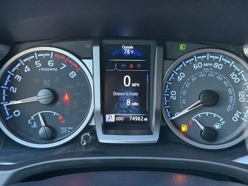 Used 2023 Toyota Tacoma SR5 AWD/4WD image 24