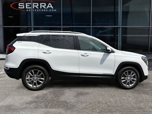 Used 2024 GMC Terrain SLT AWD/4WD image 6