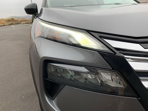 Used 2024 Nissan Rogue S image 9