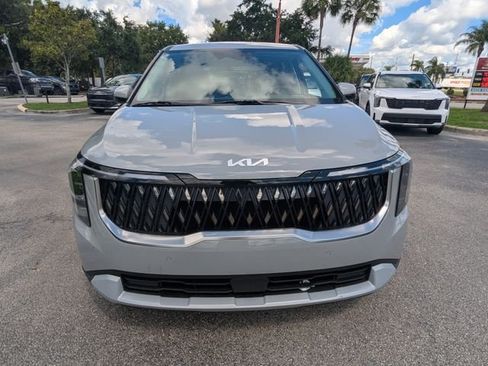 New 2027 Kia Carnival LX FWD image 9