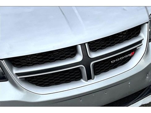 Used 2018 Dodge Grand Caravan GT FWD image 35