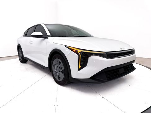 Certified 2025 Kia K4 FWD image 8