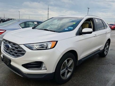 Used 2019 Ford Edge SEL w/ Equipment Group 201A FWD image 2