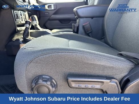 Used 2024 Jeep Wrangler Unlimited Sahara AWD/4WD image 15