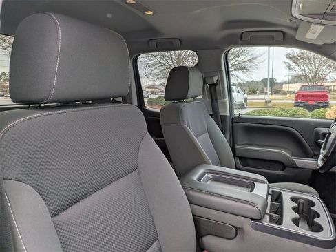 Used 2018 Chevrolet Silverado 1500 LT w/ All Star Edition image 15