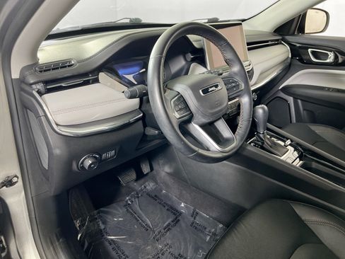 Used 2022 Jeep Compass Limited AWD/4WD image 9
