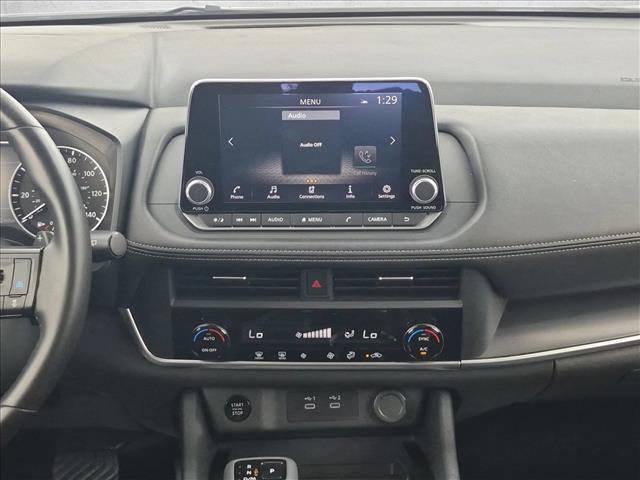 Used 2025 Nissan Rogue SV FWD image 14