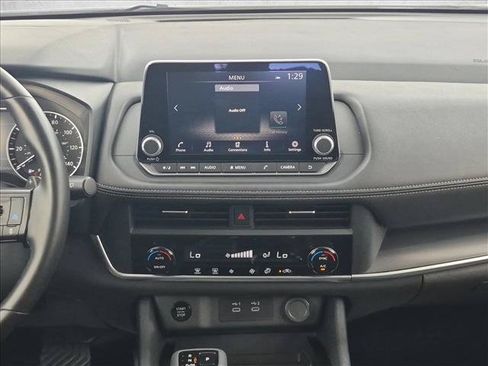 Used 2025 Nissan Rogue SV FWD image 14