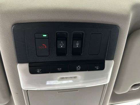 Used 2021 Nissan Rogue Platinum image 34